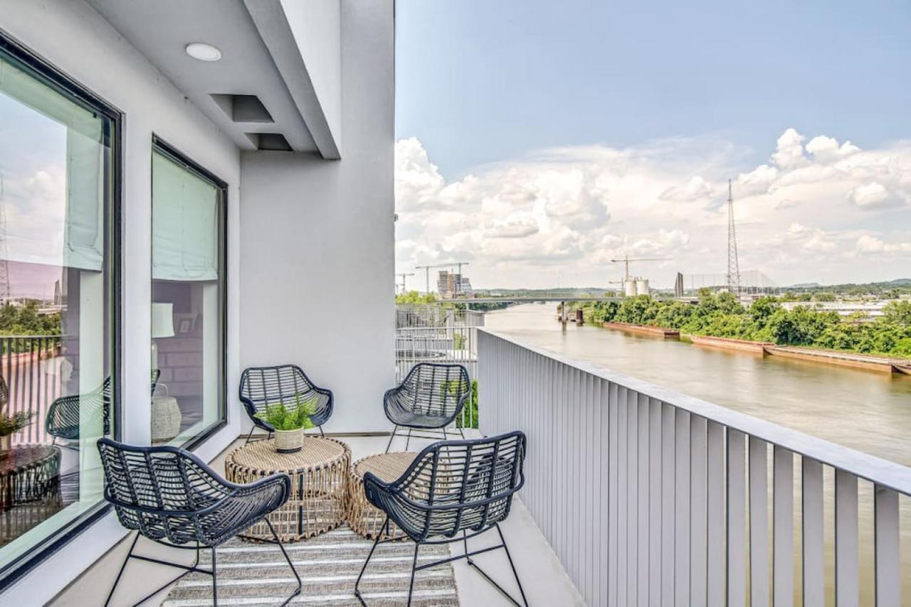 Upscale River View Condo Walk To Downtown And Private Patio Нашвил Екстериор снимка